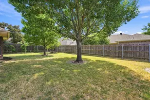 1121 SW Hillside Dr, Burleson, TX 76028 - Photo 33