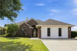 1121 SW Hillside Dr, Burleson, TX 76028 - Photo 3