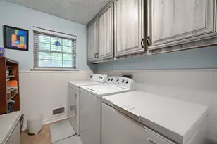 8226 Hunnicut Rd, Dallas, TX 75228 - Photo 21