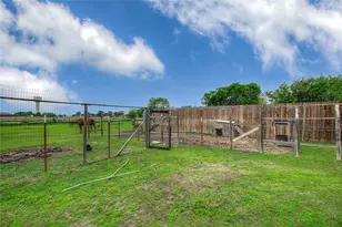 210 E Cook St, Josephine, TX 75189 - Photo 5