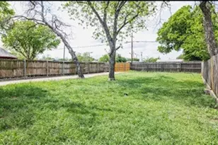 1719 Cleveland Ave, Waco, TX 76706 - Photo 11