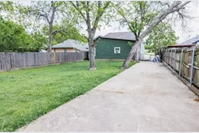 1719 Cleveland Avenue, Waco, TX 76706 - Photo 13