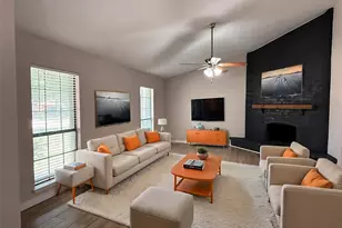 817 Camino Ct, Grand Prairie, TX 75052 - Photo 3