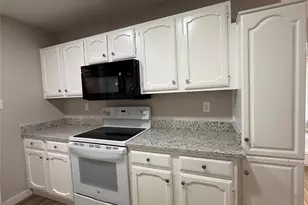 817 Camino Ct, Grand Prairie, TX 75052 - Photo 19