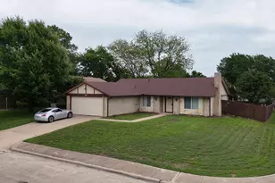 2838 Padre Ln, Grand Prairie, TX 75052 - Photo 7