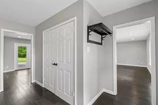 717 NW 6th St, Grand Prairie, TX 75050 - Photo 3
