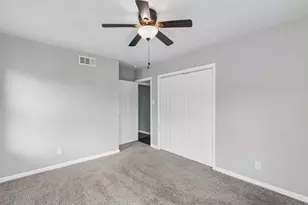 717 NW 6th St, Grand Prairie, TX 75050 - Photo 17
