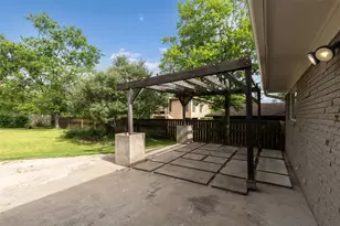 717 NW 6th St, Grand Prairie, TX 75050 - Photo 23