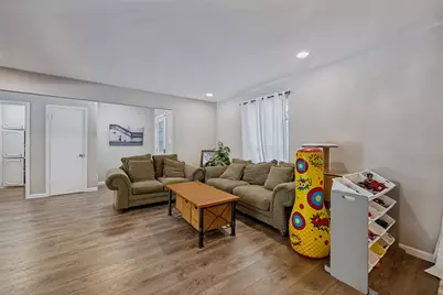 625 Caduceus Lane, Hurst, TX 76053 - Photo 5