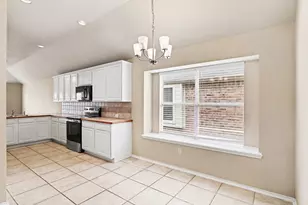 633 Horn St, Crowley, TX 76036 - Photo 13