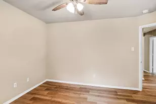 633 Horn St, Crowley, TX 76036 - Photo 23