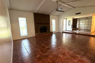 3817 Commonwealth Dr, Garland, TX 75043 - Photo 3