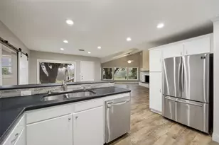2121 E Pecan Ln, Plano, TX 75074 - Photo 11