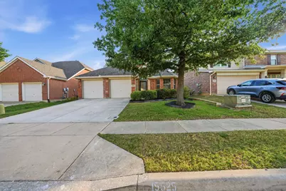 15525 Landing Creek Lane, Fort Worth, TX 76262 - Photo 7