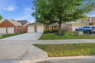 15525 Landing Creek Ln, Fort Worth, TX 76262 - Photo 7