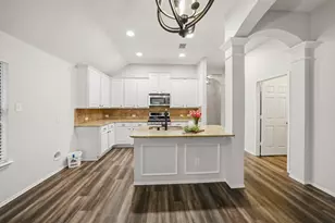 15525 Landing Creek Ln, Fort Worth, TX 76262 - Photo 9