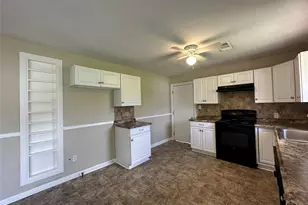711 Clarksville Rd, Bogata, TX 75417 - Photo 3