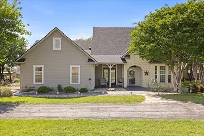 1712 Bent Tree Court, Granbury, TX 76049 - Photo 3