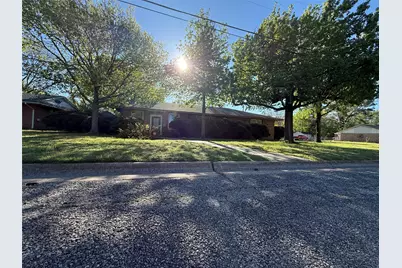 2200 Agnew Street, Bonham, TX 75418 - Photo 1