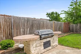3925 Greenhills Ct W, Irving, TX 75038 - Photo 39