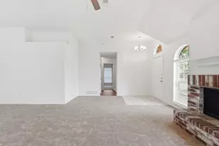2833 Hidden Springs Dr, Mesquite, TX 75181 - Photo 9