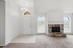 2833 Hidden Springs Dr, Mesquite, TX 75181 - Photo 7
