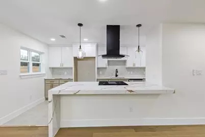 4633 Lynnacre Drive, Dallas, TX 75211 - Photo 11