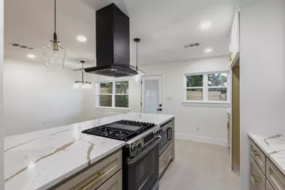 4633 Lynnacre Drive, Dallas, TX 75211 - Photo 15