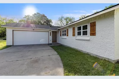 4633 Lynnacre Drive, Dallas, TX 75211 - Photo 3