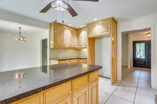 104 Wildwood Ct, Azle, TX 76020 - Photo 17