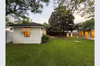 8832 Antrim Drive, Dallas, TX 75218 - Photo 25