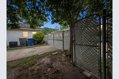 8832 Antrim Drive, Dallas, TX 75218 - Photo 35