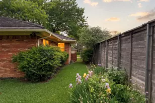 8832 Antrim Dr, Dallas, TX 75218 - Photo 39