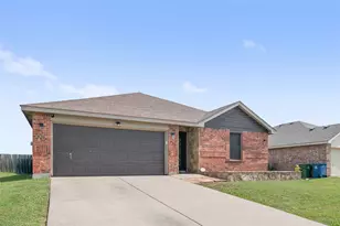 317 Quail Crossing Dr, Sanger, TX 76266 - Photo 3
