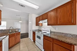 1715 Reynolds St, Lancaster, TX 75134 - Photo 9