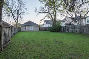 1910 S 12th St, Waco, TX 76706 - Photo 25
