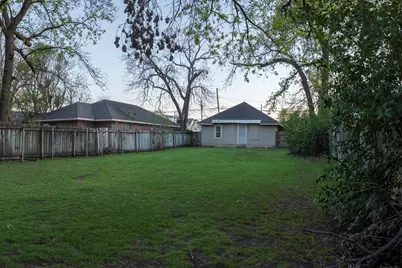 1910 S 12th Street, Waco, TX 76706 - Photo 23