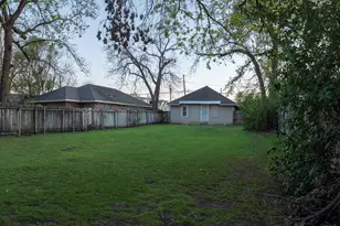 1910 S 12th St, Waco, TX 76706 - Photo 23