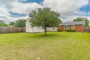 1912 15th St, Mineral Wells, TX 76067 - Photo 9