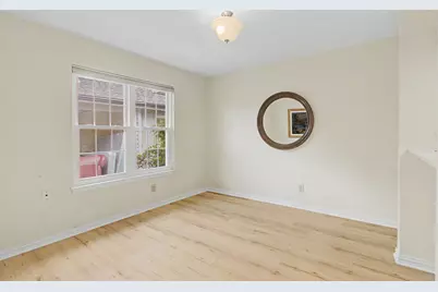 831 Creekside Drive, Lewisville, TX 75067 - Photo 9