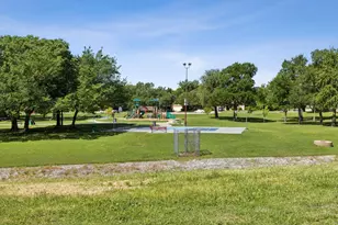 831 Creekside Dr, Lewisville, TX 75067 - Photo 39