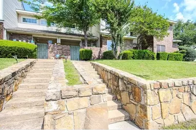 831 Creekside Drive, Lewisville, TX 75067 - Photo 3