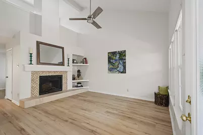831 Creekside Drive, Lewisville, TX 75067 - Photo 9