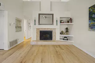 831 Creekside Dr, Lewisville, TX 75067 - Photo 13