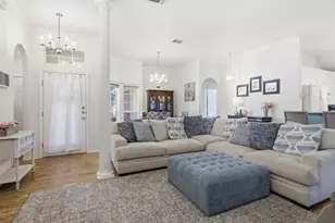 729 Bent Tree Ct, Hurst, TX 76054 - Photo 5