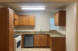 2806 Hedgerow Dr, Dallas, TX 75235 - Photo 3