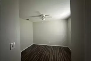 2806 Hedgerow Dr, Dallas, TX 75235 - Photo 11