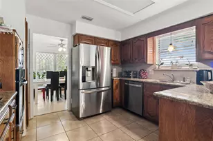 2024 Crooked Creek Ln, Arlington, TX 76006 - Photo 5