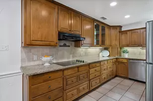 6709 Johns Ct, Arlington, TX 76016 - Photo 9