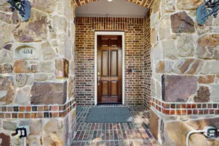 404 Broken Sword Dr, Lewisville, TX 75056 - Photo 5